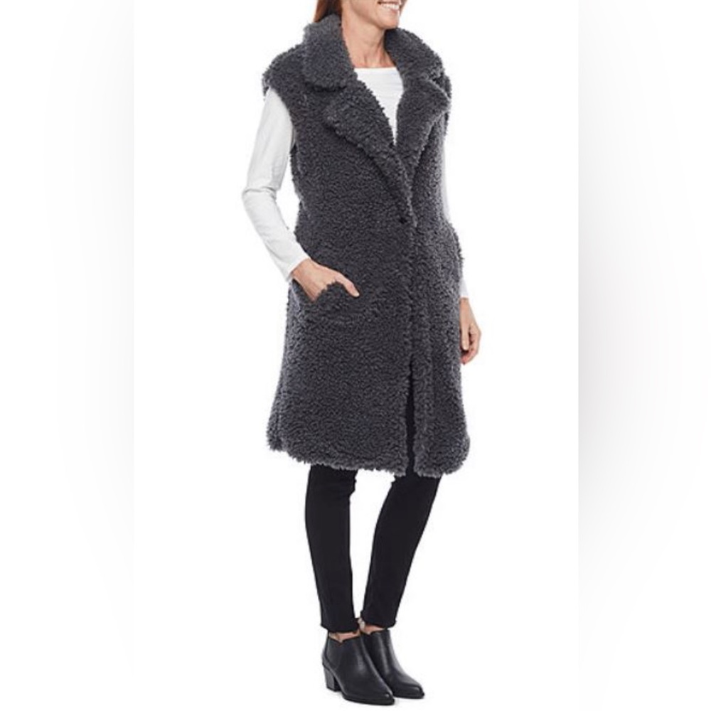 NWT Womens Gray Sweater Vest - Size small